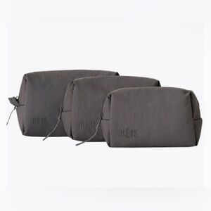 THE AIR POUCH SET IN CHARCOAL